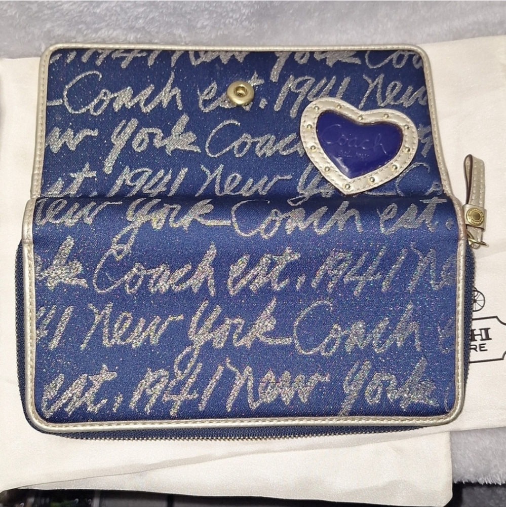 Coach New York Script Shoulder Bag & Matching Wallet - Picture 13 of 15